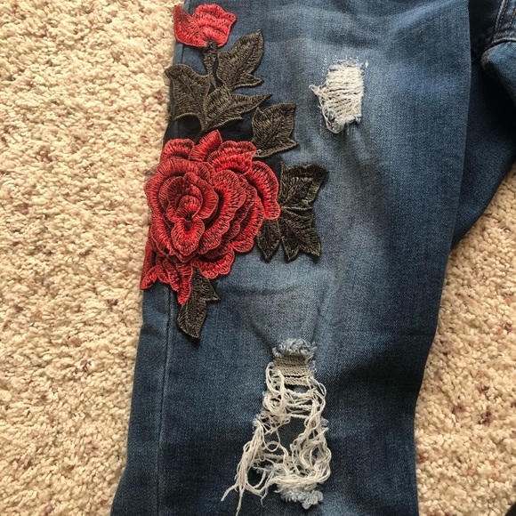Embroidered ripped jeans - Picture 5 of 6